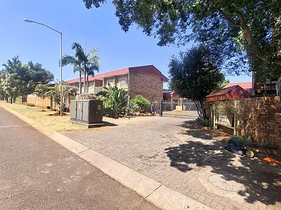 2 Bedroom Apartment To Rent in Pretoria - vJWd.webp