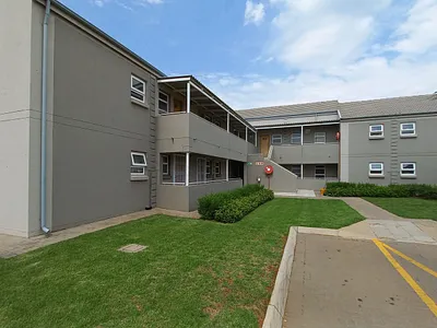 2 Bedroom Apartment To Rent in Pretoria - MjpI.webp