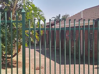 3 Bedroom Townhouse To Rent in Akasia - uYhd.webp