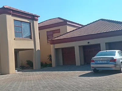 6 Bedroom House To Rent in Pretoria - osf6.webp