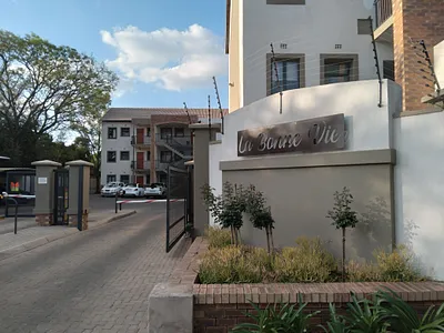 2 Bedroom Apartment To Rent in Pretoria - OTbX.webp