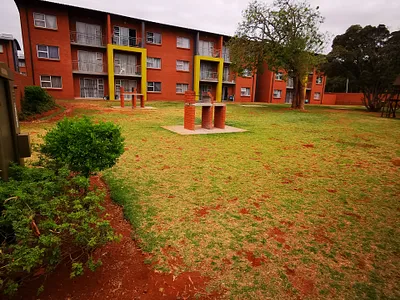 2 Bedroom Apartment To Rent in Pretoria - YJSb.webp
