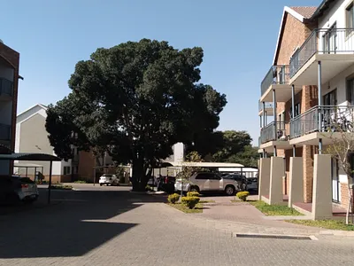 2 Bedroom Apartment To Rent in Pretoria - oaJM.webp
