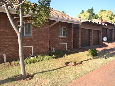 3 Bedroom House To Rent in Akasia - jQdh.webp