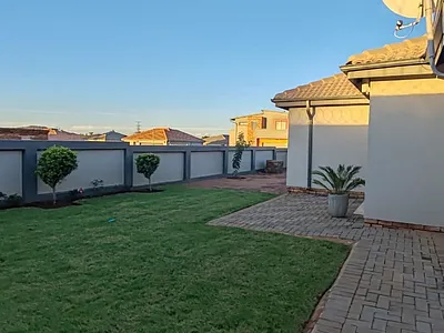 3 Bedroom House To Rent in Akasia - BvfW.webp