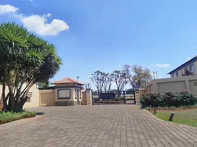2 Bedroom Apartment To Rent in Pretoria - MqQe.webp