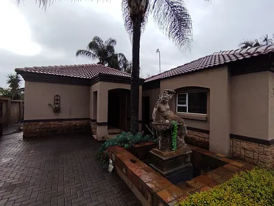 2 Bedroom Townhouse To Rent in Pretoria - sGSj.webp