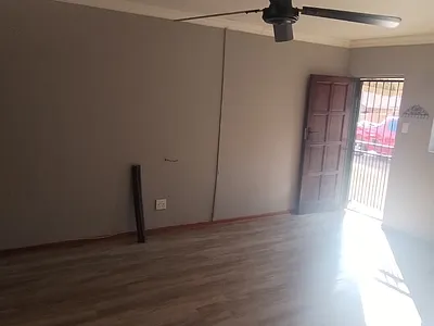 0.5 Bedroom Apartment To Rent in Pretoria - iAjg.webp