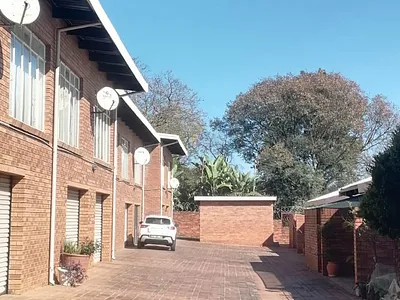 3 Bedroom Apartment To Rent in Pretoria - tMDg.webp