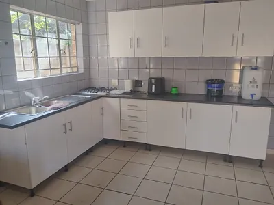 2 Bedroom Apartment To Rent in Pretoria - rx4b.webp