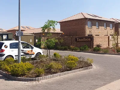 3 Bedroom Apartment To Rent in Pretoria - EsQI.webp