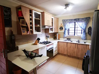 2 Bedroom Apartment To Rent in Pretoria - Lylg.webp