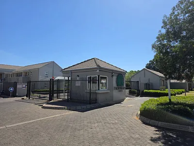 2 Bedroom Townhouse For Sale in Pretoria - img