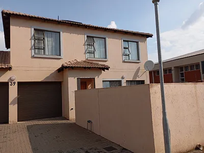 3 Bedroom Apartment To Rent in Pretoria - IJoV.webp