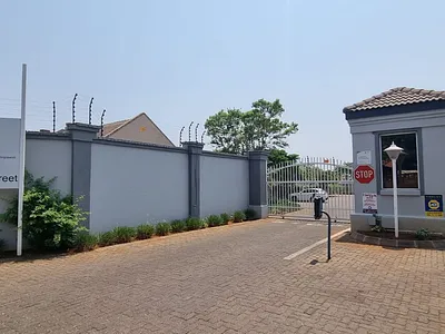 1 Bedroom Apartment For Sale in Pretoria - 1mYq.webp