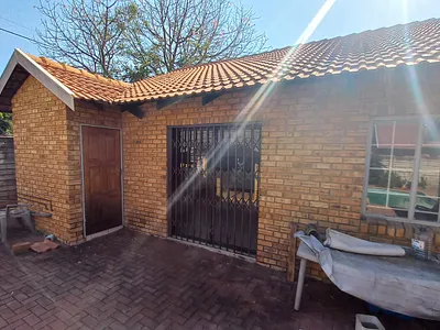 2 Bedroom Apartment To Rent in Pretoria - CkBq.webp