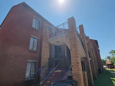 2 Bedroom Apartment For Sale in Centurion - R5ql.webp