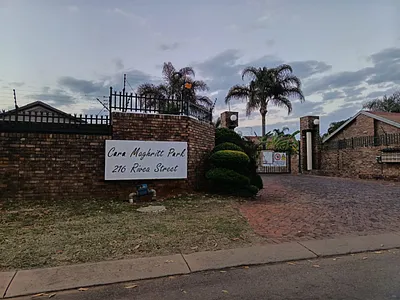 2 Bedroom Townhouse For Sale in Pretoria - Fpxq.webp