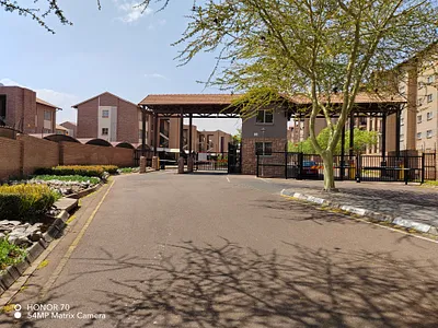 2 Bedroom Apartment To Rent in Pretoria - HGrW.webp