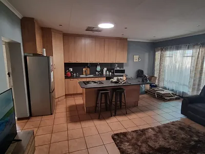 2 Bedroom Apartment To Rent in Pretoria - FL5p.webp