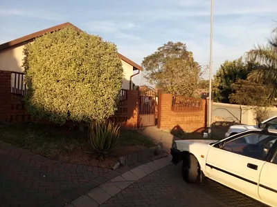 2 Bedroom House To Rent in Pretoria - YfgU.webp