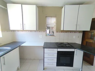 3 Bedroom Apartment To Rent in Pretoria - pagM.webp
