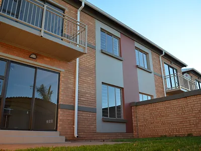 2 Bedroom Apartment To Rent in Pretoria - KkeQ.webp