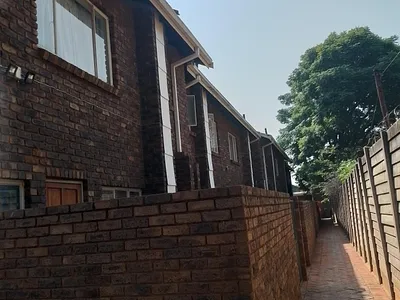 3 Bedroom Apartment To Rent in Pretoria - cdHr.webp