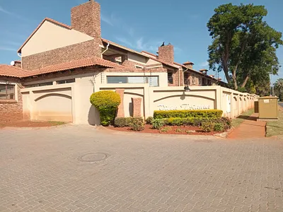 2 Bedroom Apartment For Sale in Pretoria - yS0l.webp