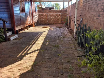 2 Bedroom Apartment To Rent in Pretoria - LJLa.webp