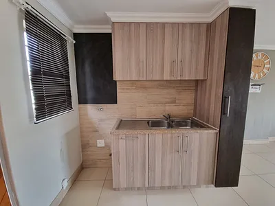 2 Bedroom Apartment To Rent in Pretoria - ye7f.webp