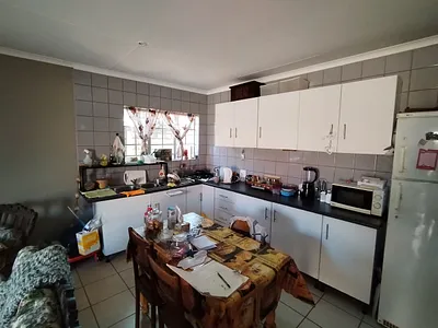 2 Bedroom Apartment To Rent in Pretoria - hR32.webp