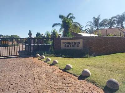 3 Bedroom Townhouse To Rent in Pretoria - y0dh.webp