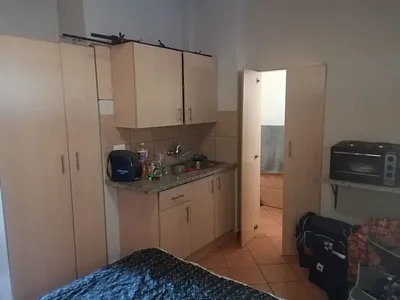 0.5 Bedroom Apartment To Rent in Pretoria - VFg4.webp