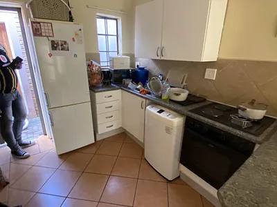 2 Bedroom Apartment To Rent in Pretoria - r75D.webp