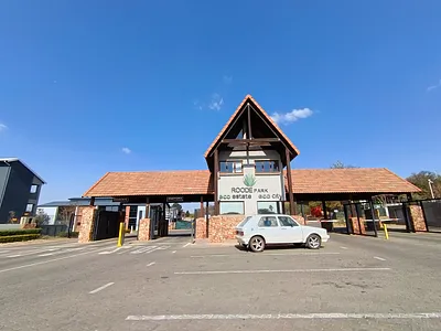 3 Bedroom Apartment For Sale in Pretoria - XCyD.webp