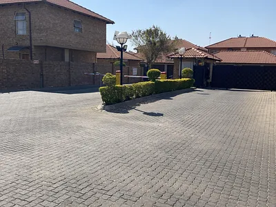 3 Bedroom Apartment To Rent in Pretoria - Ehri.webp