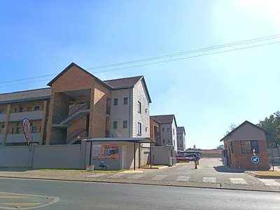 2 Bedroom Apartment To Rent in Pretoria - sPYx.webp