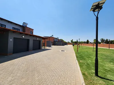 3 Bedroom Apartment For Sale in Pretoria - 0N3b.webp