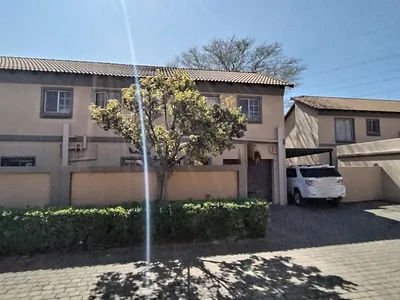 3 Bedroom Apartment To Rent in Pretoria - K4en.webp