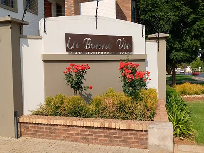 2 Bedroom Apartment To Rent in Pretoria - pnTl.webp