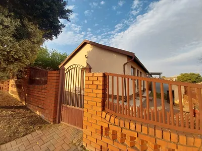 2 Bedroom House To Rent in Pretoria - AryH.webp