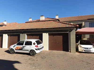 2 Bedroom Townhouse To Rent in Akasia - o6RH.webp