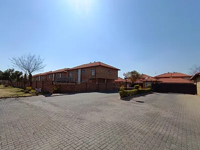 3 Bedroom Apartment To Rent in Pretoria - CE1r.webp