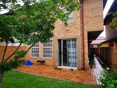 3 Bedroom Townhouse To Rent in Pretoria - Sc1U.webp