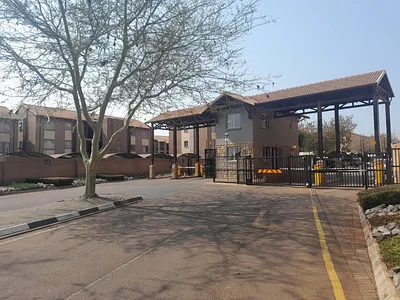 2 Bedroom Apartment To Rent in Pretoria - Sm94.webp