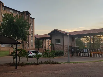 3 Bedroom Apartment To Rent in Pretoria - HtbI.webp
