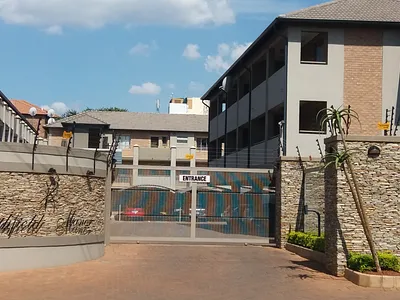 2 Bedroom Apartment For Sale in Pretoria - 7S7t.webp