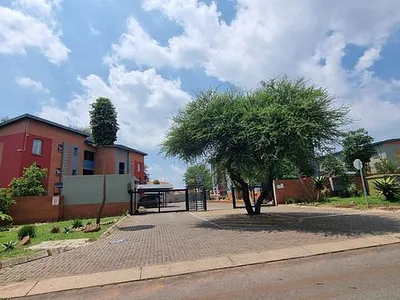 2 Bedroom Apartment For Sale in Pretoria - LdrK.webp