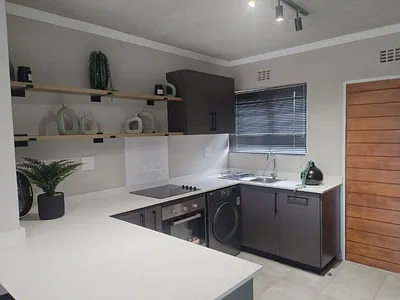 2 Bedroom Apartment For Sale in Pretoria - 81UH.webp